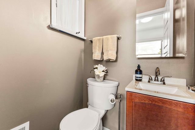 305 Louviers Ln, Old Hickory, TN 37138