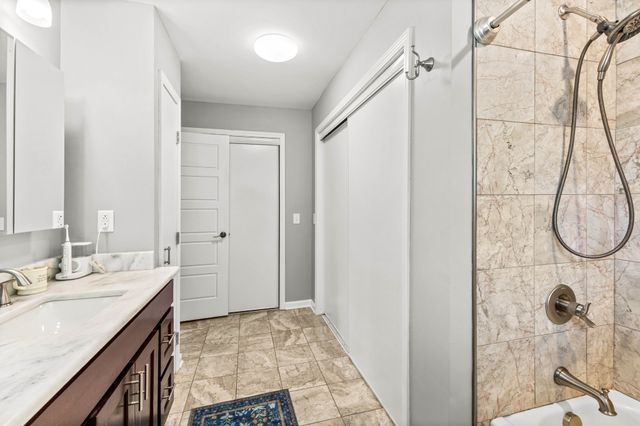 305 Louviers Ln, Old Hickory, TN 37138