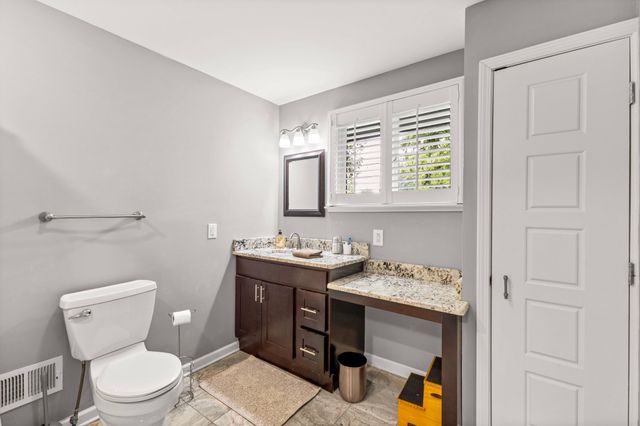 305 Louviers Ln, Old Hickory, TN 37138