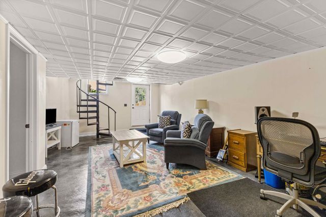 305 Louviers Ln, Old Hickory, TN 37138