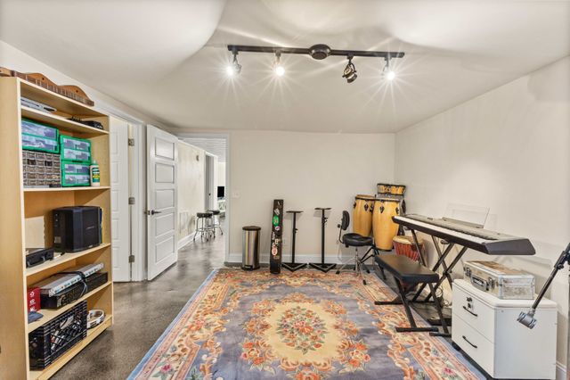305 Louviers Ln, Old Hickory, TN 37138