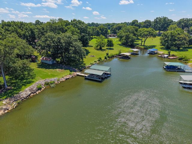 305 Louviers Ln, Old Hickory, TN 37138