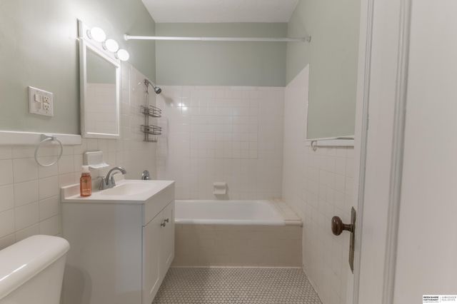 5022 Izard Street, Omaha, NE 68132