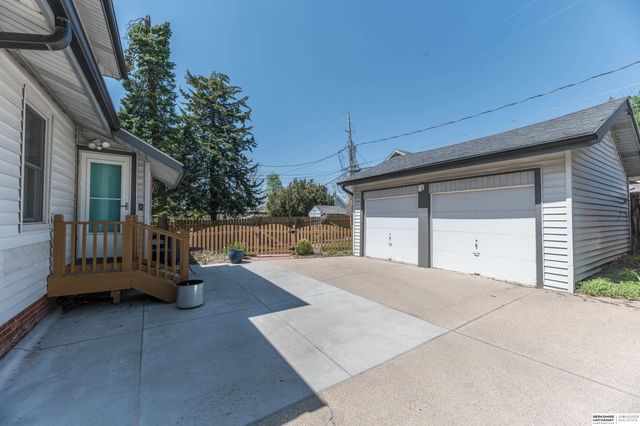 5022 Izard Street, Omaha, NE 68132