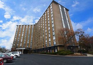 1 Renaissance Place 104, Palatine, IL 60067