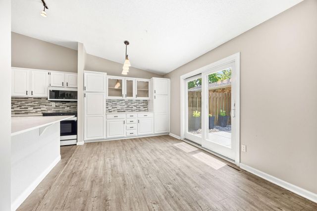 9712 Cimarron Circle, Minnetonka, MN 55305