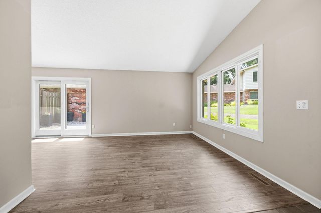 9712 Cimarron Circle, Minnetonka, MN 55305