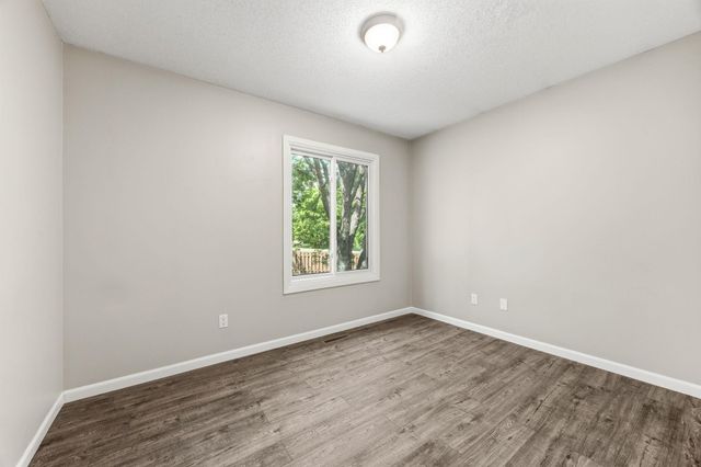9712 Cimarron Circle, Minnetonka, MN 55305
