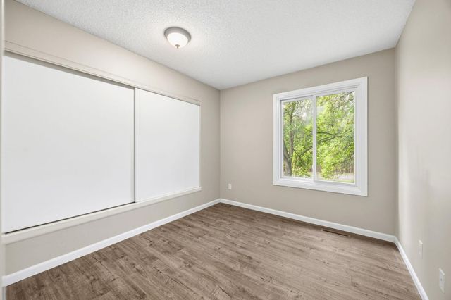 9712 Cimarron Circle, Minnetonka, MN 55305