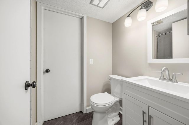 9712 Cimarron Circle, Minnetonka, MN 55305