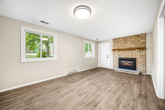 9712 Cimarron Circle, Minnetonka, MN 55305