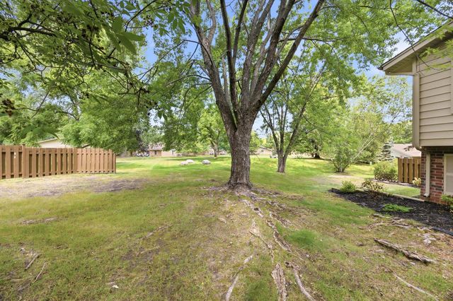 9712 Cimarron Circle, Minnetonka, MN 55305
