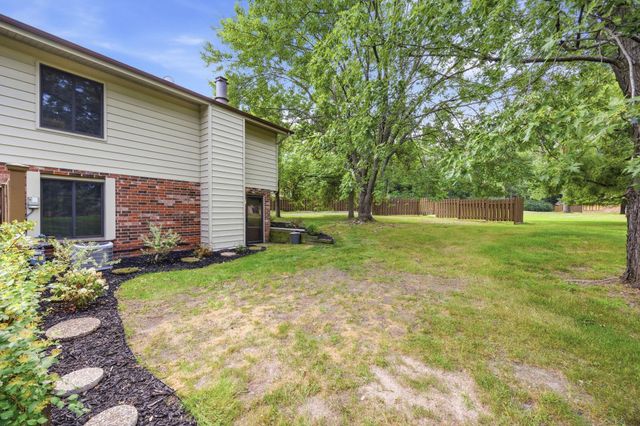 9712 Cimarron Circle, Minnetonka, MN 55305