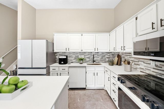 9712 Cimarron Circle, Minnetonka, MN 55305