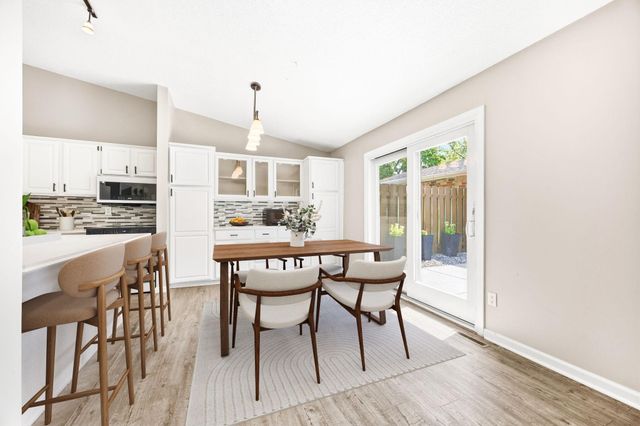9712 Cimarron Circle, Minnetonka, MN 55305