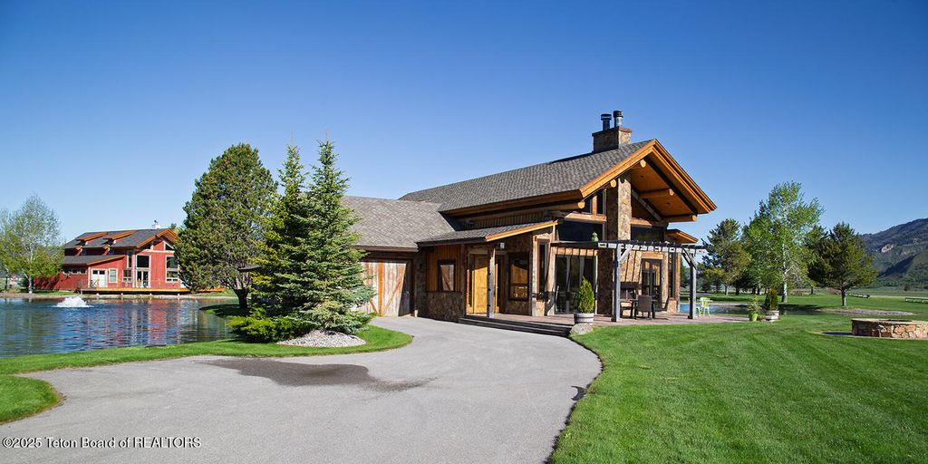 592 AIRPORT DR 7, Alpine, WY 83128 photo 21