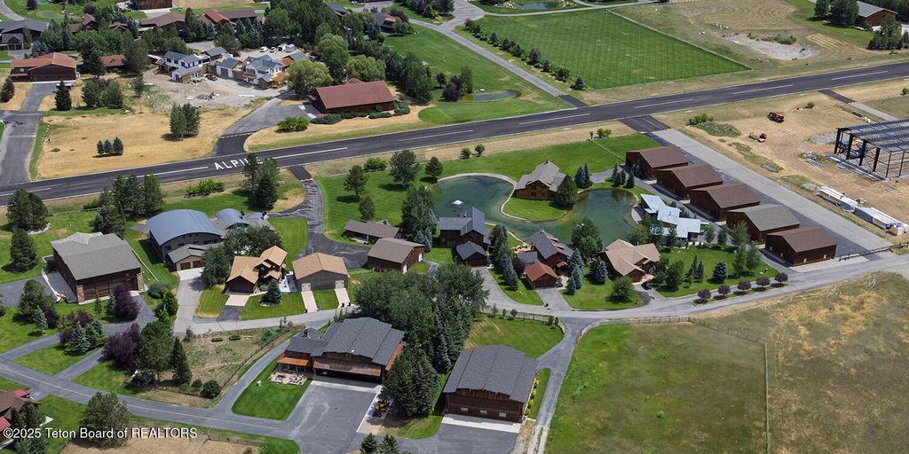 592 AIRPORT DR 7, Alpine, WY 83128 photo 32