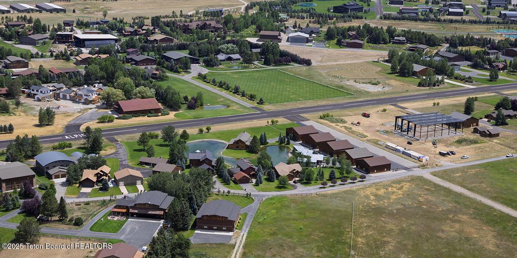 592 AIRPORT DR 7, Alpine, WY 83128 photo 33