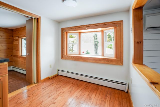 62 Netherwood Plaza, Hyde Park, NY 12578