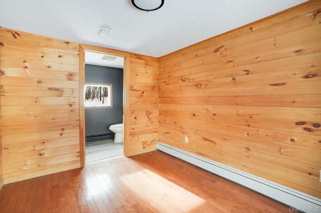 62 Netherwood Plaza, Hyde Park, NY 12578