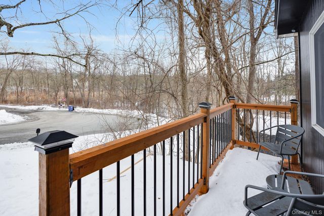 62 Netherwood Plaza, Hyde Park, NY 12578