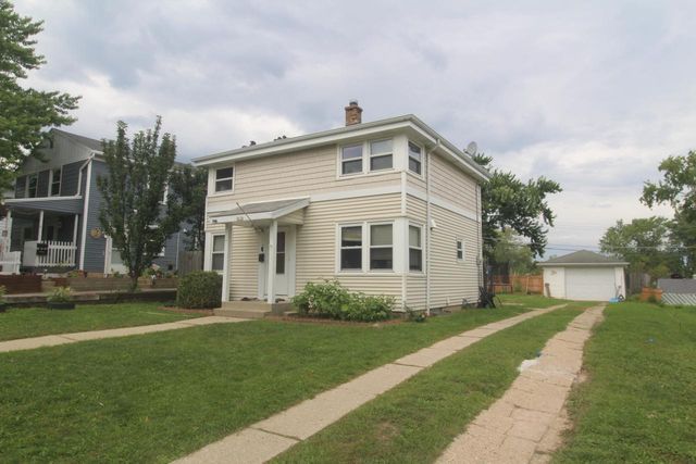 4518 W Tripoli AVENUE, Milwaukee, WI 53220