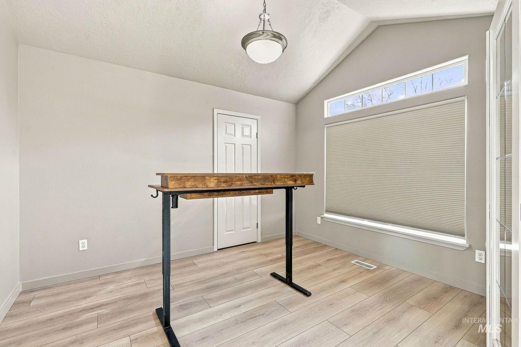 194 E Cornell Drive, Meridian, ID 83646 photo 5