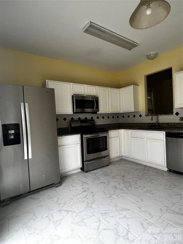 9247 Cranfield Lane, Charlotte, NC 28277