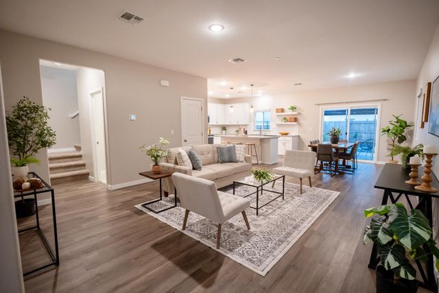 12186 Encanto Way, Rancho Cordova, CA 95742