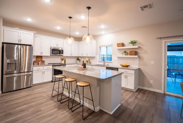 12186 Encanto Way, Rancho Cordova, CA 95742
