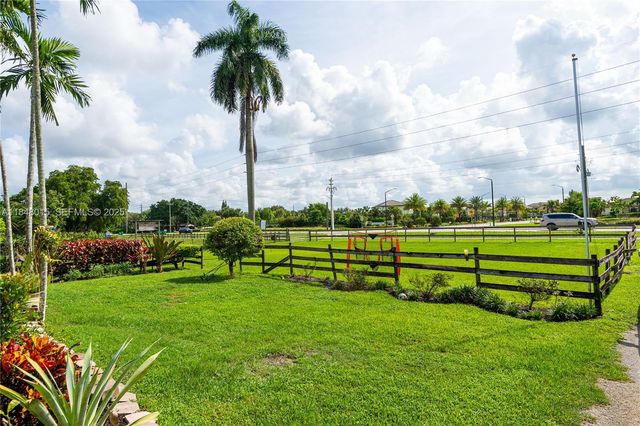 1921 SW 112th Avenue, Davie, FL 33325