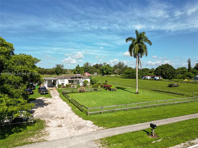 1921 SW 112th Avenue, Davie, FL 33325