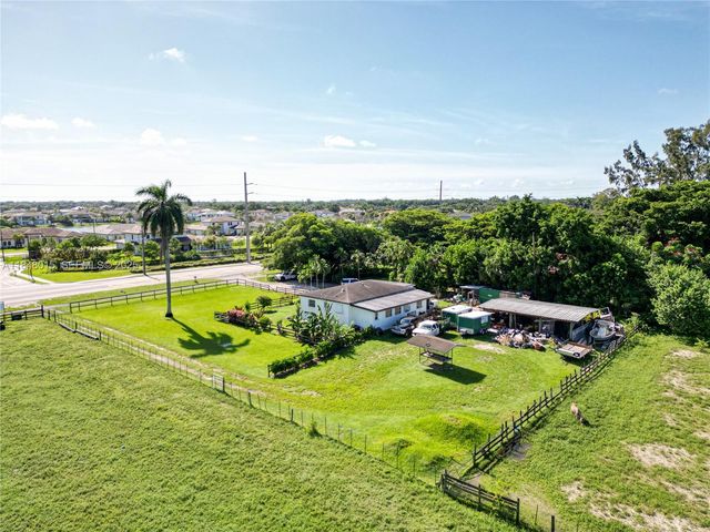 1921 SW 112th Avenue, Davie, FL 33325