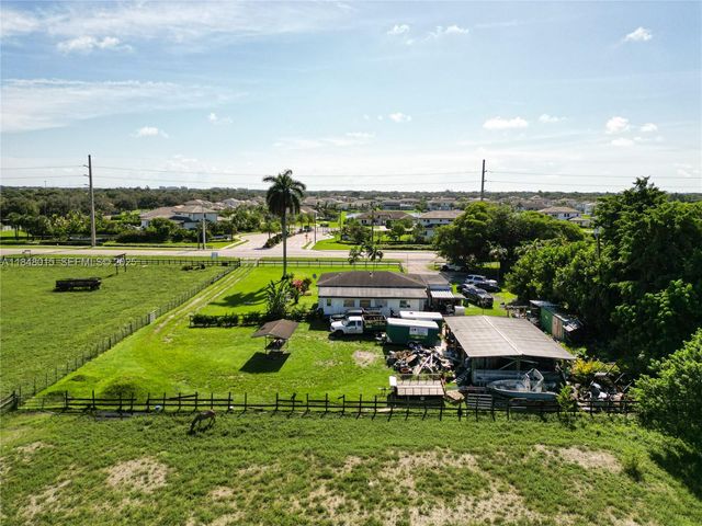1921 SW 112th Avenue, Davie, FL 33325