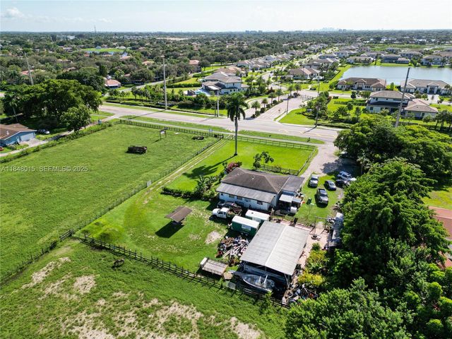 1921 SW 112th Avenue, Davie, FL 33325
