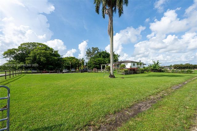1921 SW 112th Avenue, Davie, FL 33325