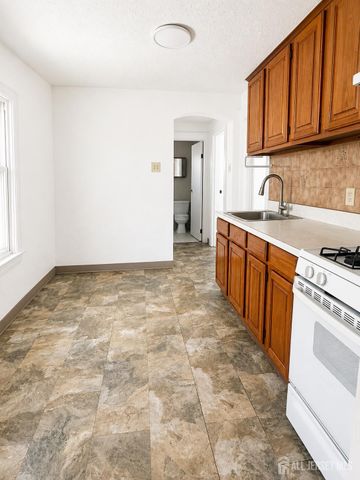 23 Union Street, Carteret, NJ 07008