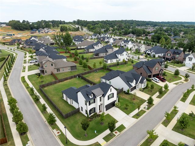 3792 W Violet Street, Fayetteville, AR 72704