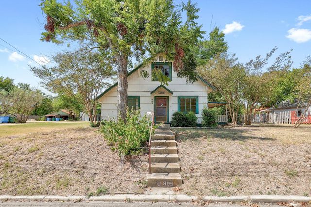 905 Kimbro ST, Taylor, TX 76574