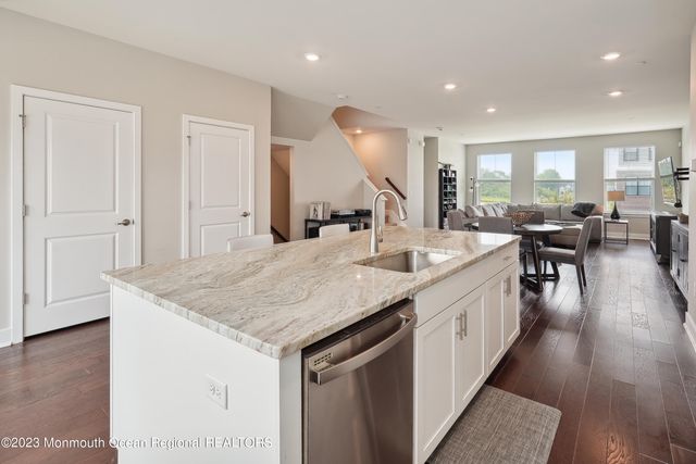 14 Kelly Way, Tinton Falls, NJ 07724