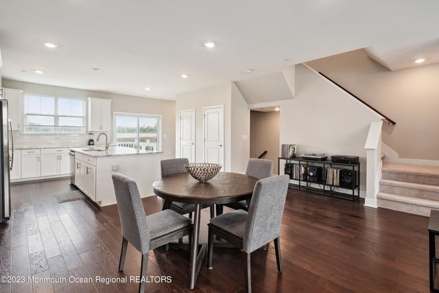 14 Kelly Way, Tinton Falls, NJ 07724