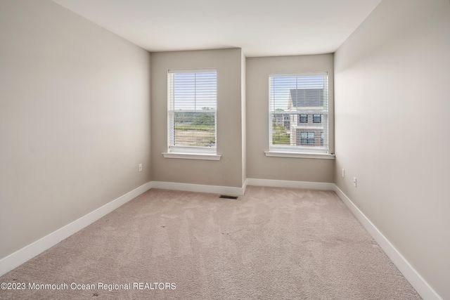 14 Kelly Way, Tinton Falls, NJ 07724