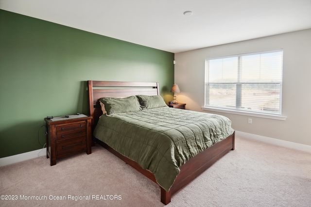 14 Kelly Way, Tinton Falls, NJ 07724