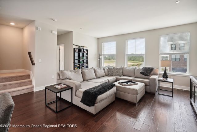 14 Kelly Way, Tinton Falls, NJ 07724