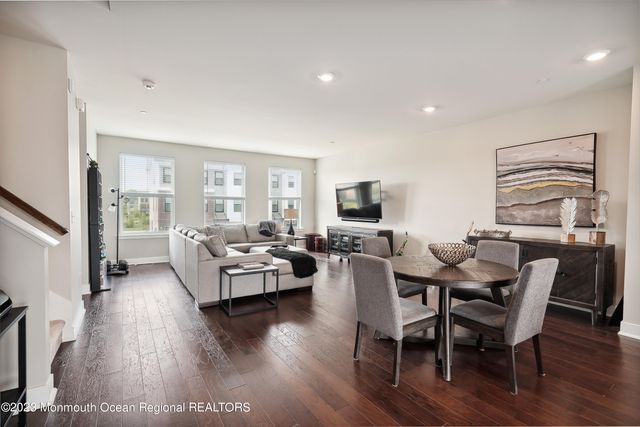 14 Kelly Way, Tinton Falls, NJ 07724