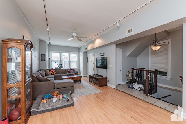 1456 W Irving Park Road 1, Chicago, IL 60613