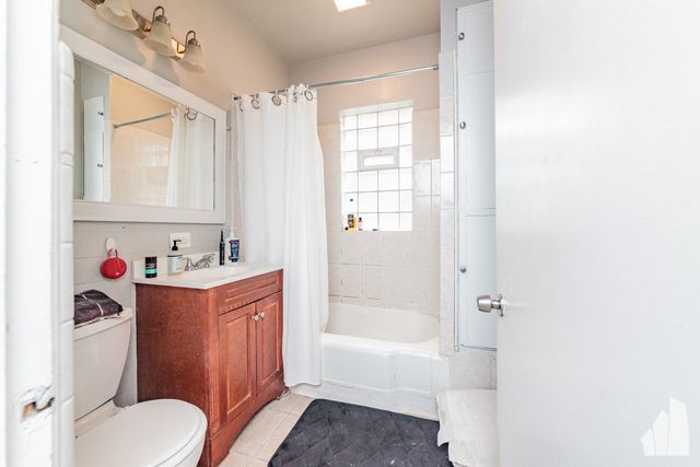 1456 W Irving Park Road 1, Chicago, IL 60613