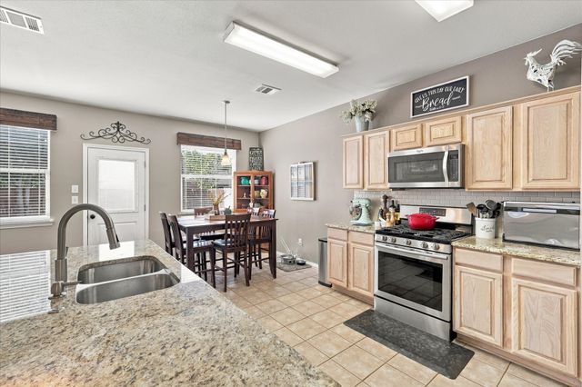 7800 Swan Park Drive, Denton, TX 76210