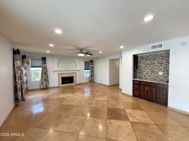 18220 N 45th Street, Phoenix, AZ 85032