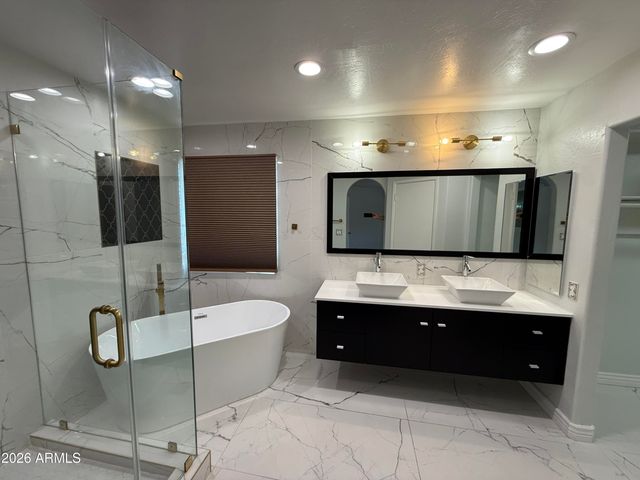18220 N 45th Street, Phoenix, AZ 85032